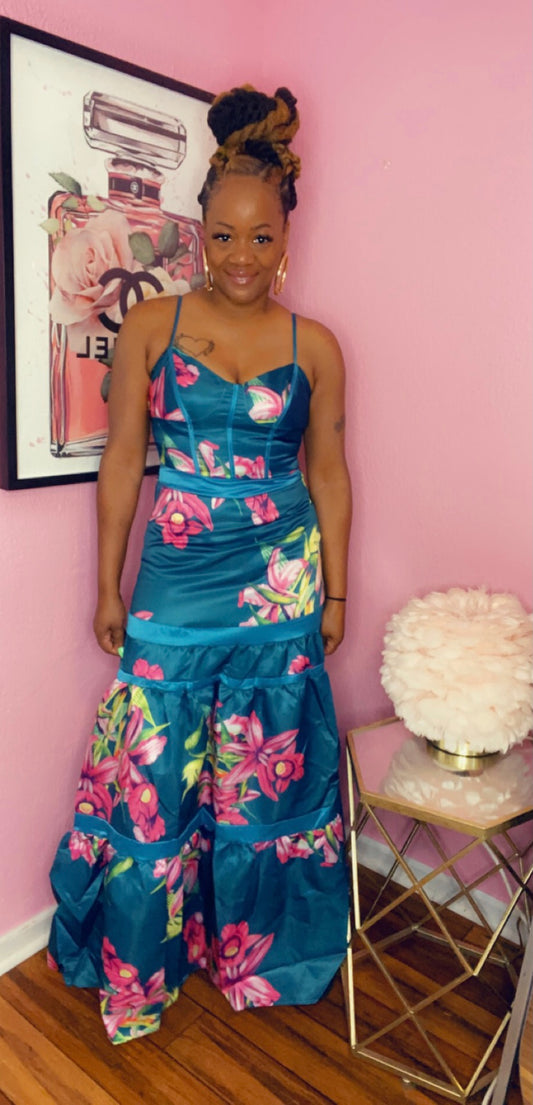 🌺 The “Island Empress” Floral Maxi Dress
